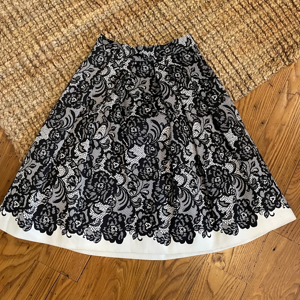 WHBM 00 skirt